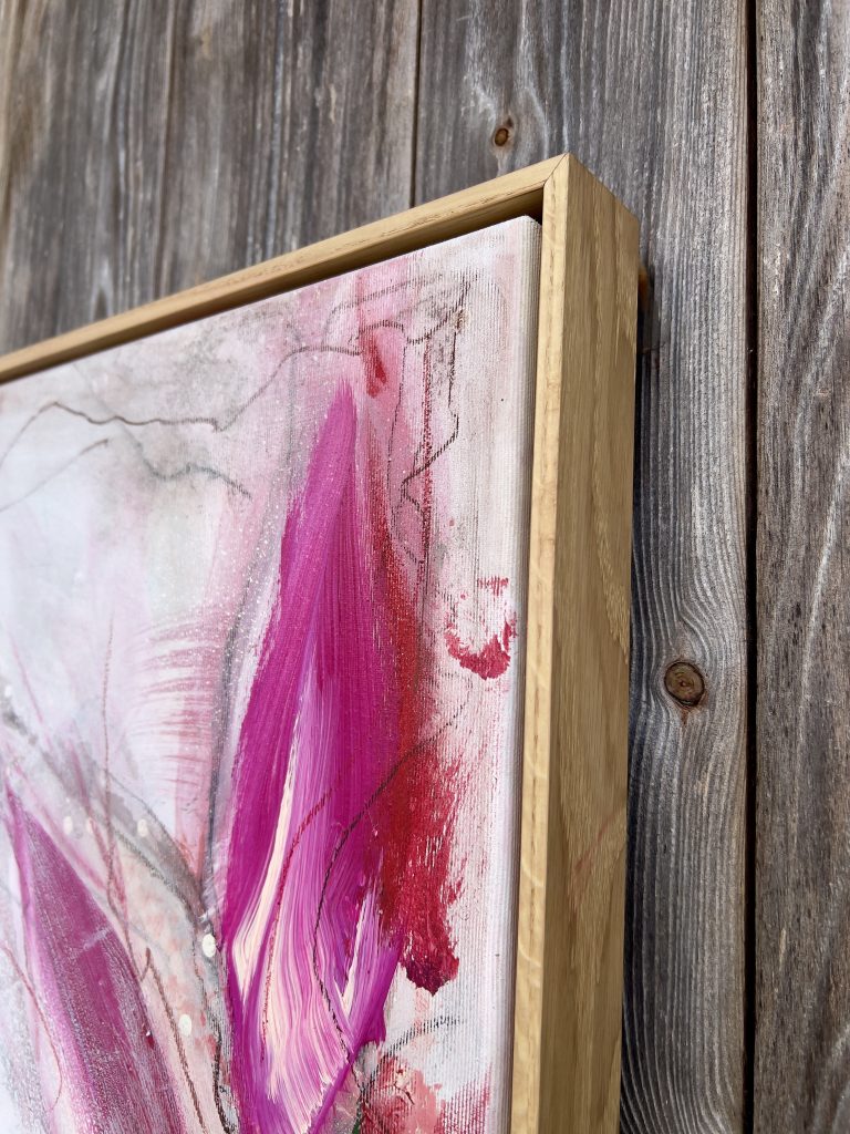 Ein poetisches, abstrakt-florales Werk in sanften Rosa-, Weiß- und Mintnuancen, das Leichtigkeit, Bewegung und eine fast schwebende Ruhe ausstrahlt. Feine Linien, transparente Überlagerungen und blütenartige Formen verleihen dem Bild eine elegante, moderne und zugleich sehr emotionale Wirkung.